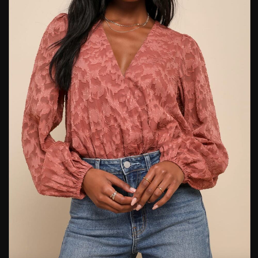 Lulus Ideal Effect Mauve Pink Floral Burnout Surplice Bodysuit NWT Size Small